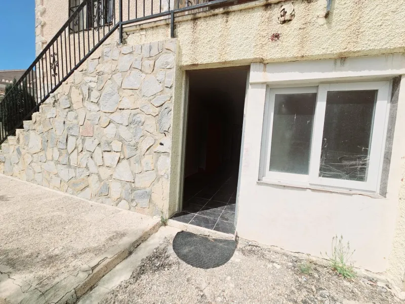 CHALET TO RENOVATE IN LOS BALCONES WITH TWO FLOORS