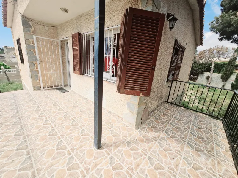 CHALET TO RENOVATE IN LOS BALCONES WITH TWO FLOORS