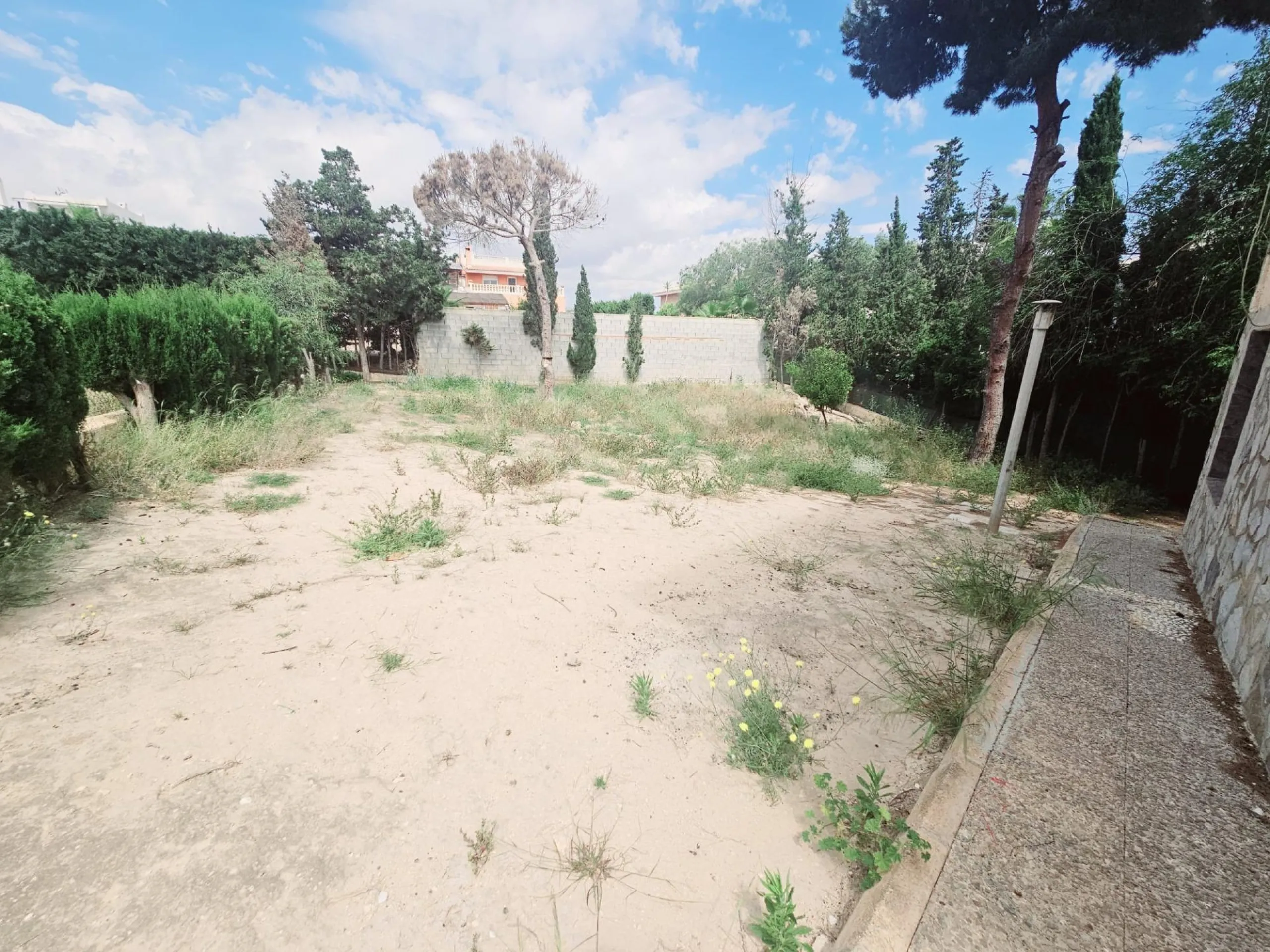 CHALET TO RENOVATE IN LOS BALCONES WITH TWO FLOORS