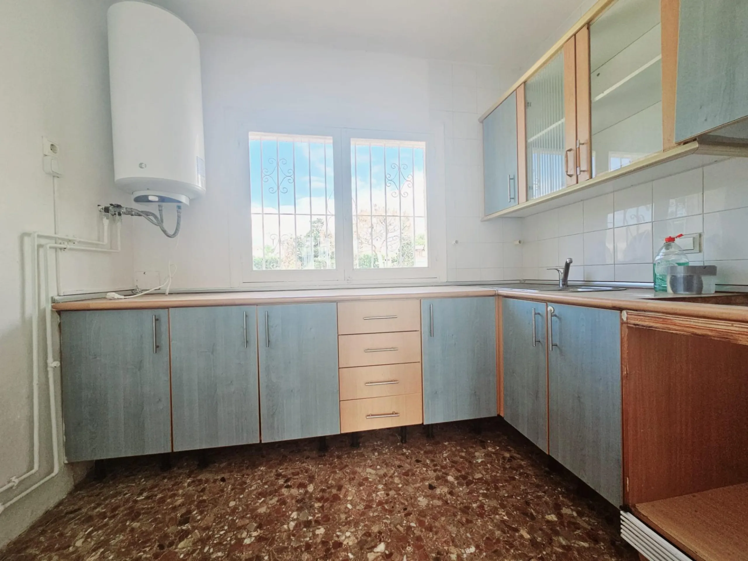 CHALET TO RENOVATE IN LOS BALCONES WITH TWO FLOORS