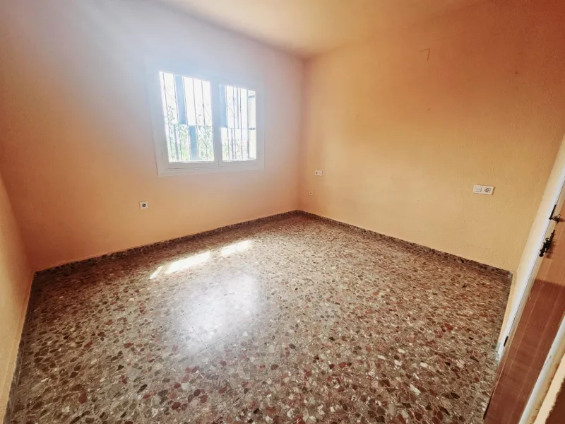 CHALET TO RENOVATE IN LOS BALCONES WITH TWO FLOORS