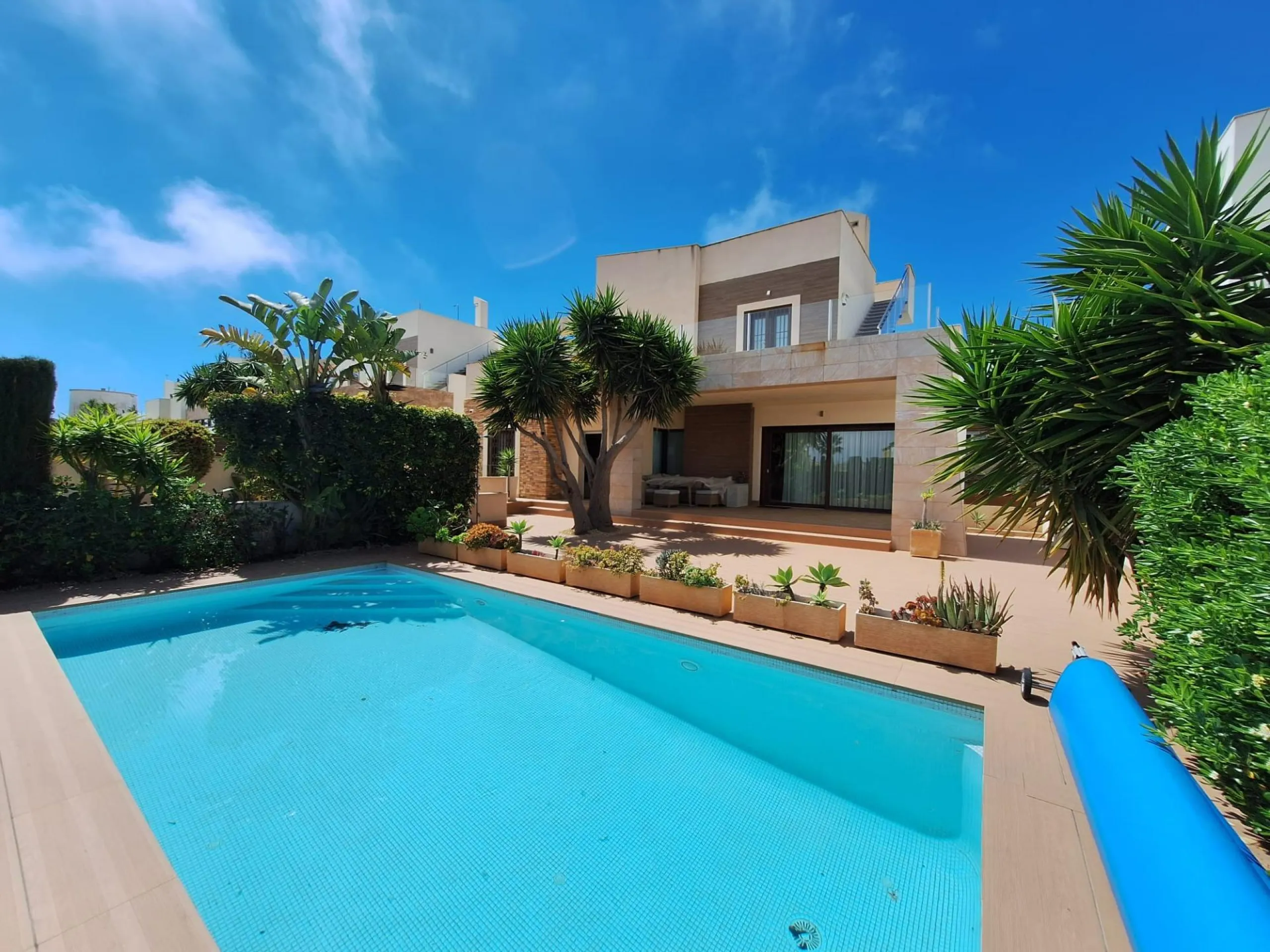Exquisita Villa Moderna en Torreblanca, Torrevieja