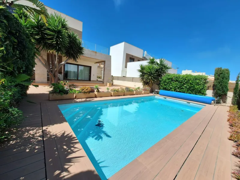 Exquisita Villa Moderna en Torreblanca, Torrevieja