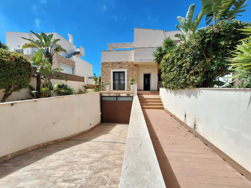 Exquisita Villa Moderna en Torreblanca, Torrevieja