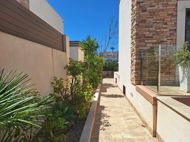Exquisita Villa Moderna en Torreblanca, Torrevieja
