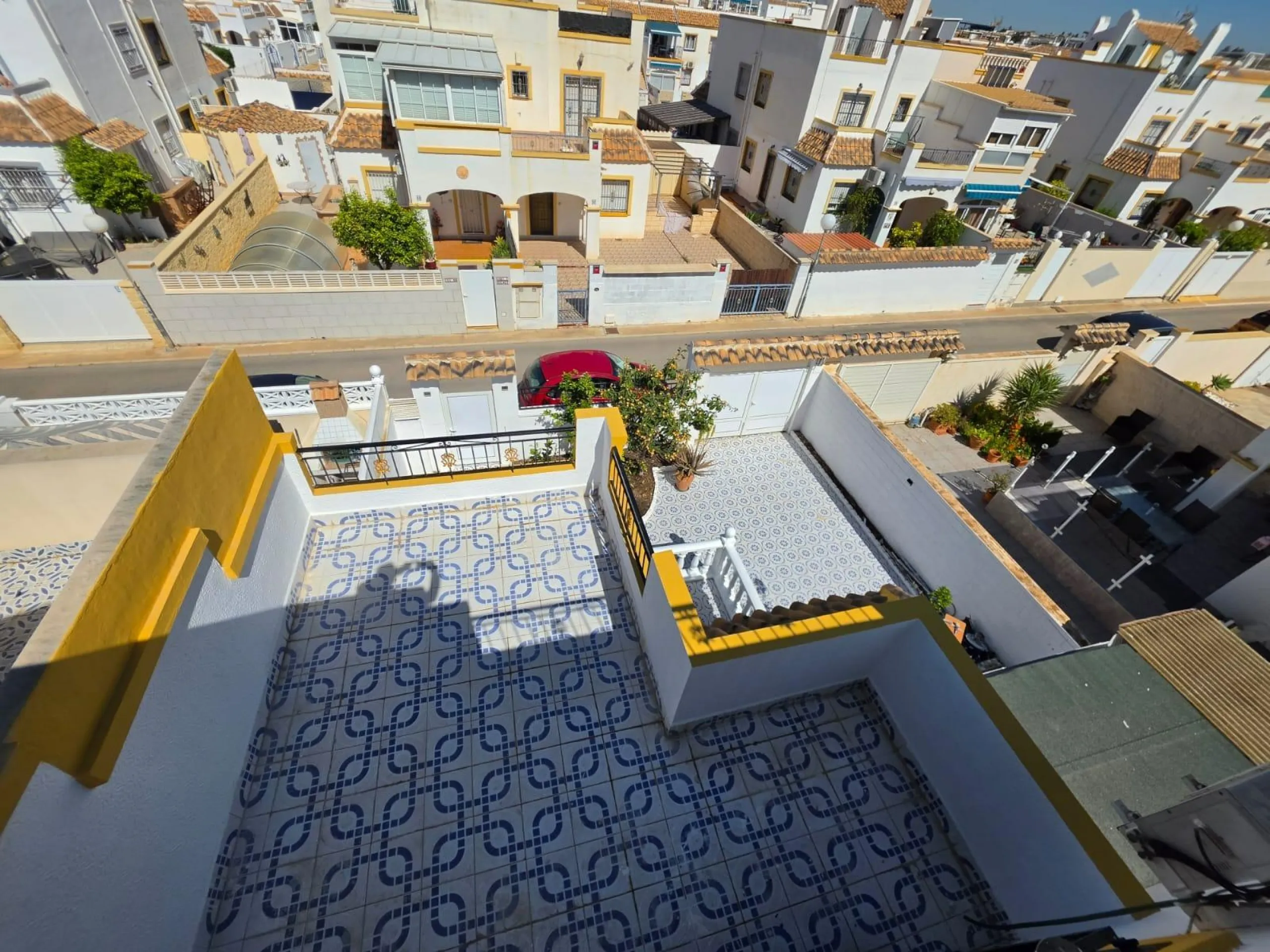 GREAT TOWNHOUSE, 3 BEDROOMS, 2 BATHROOMS, POOL