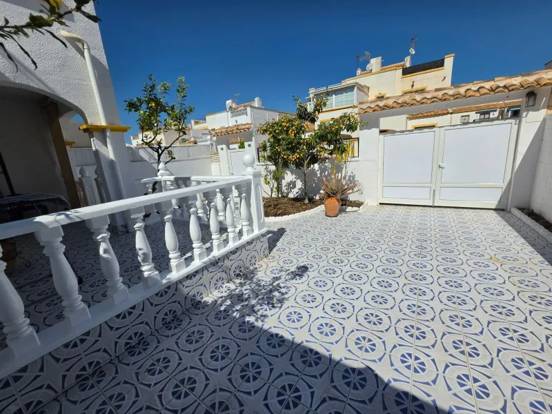 GREAT TOWNHOUSE, 3 BEDROOMS, 2 BATHROOMS, POOL