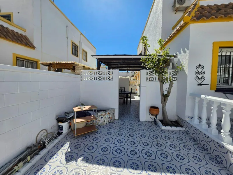 GREAT TOWNHOUSE, 3 BEDROOMS, 2 BATHROOMS, POOL