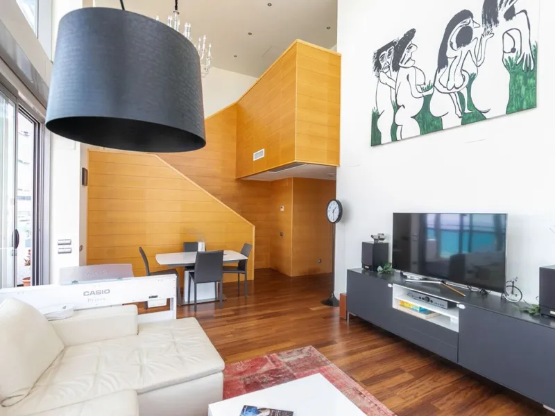 Ático con terraza, jacuzzi y vistas al mar en Diagonal Mar, Barcelona