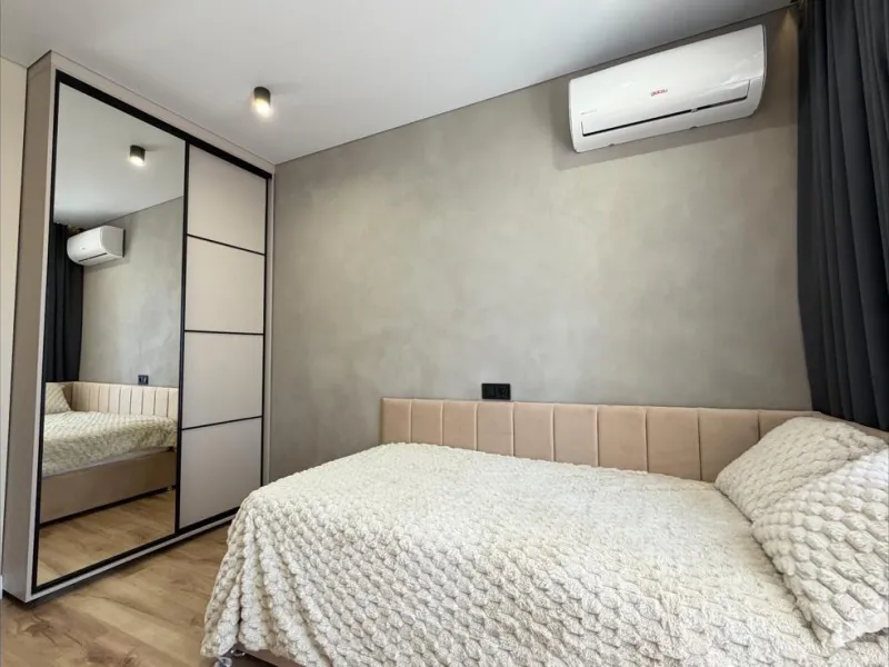 ADOSADO TOTALMENTE REFORMADO DE 2 DORMITORIOS CON SOLARIUM Y PISCINA EN TORREVIEJA