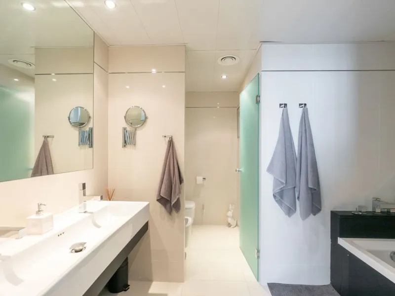 Ático con terraza, jacuzzi y vistas al mar en Diagonal Mar, Barcelona
