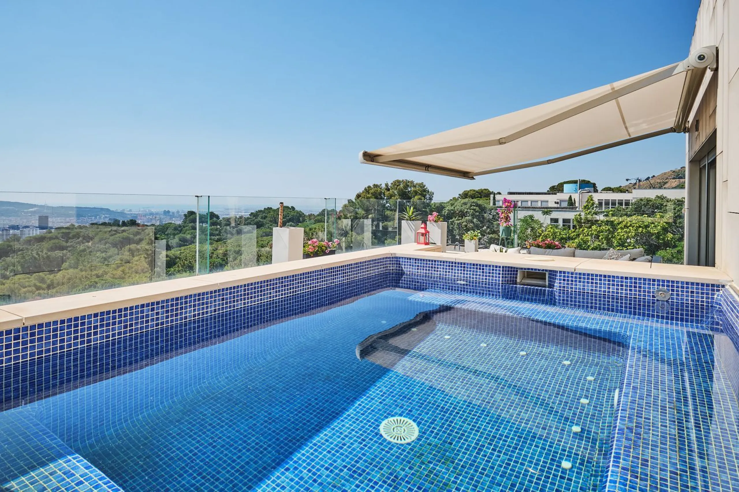 Luxury Villa with Terraces and Pool in Sarria, Barcelona