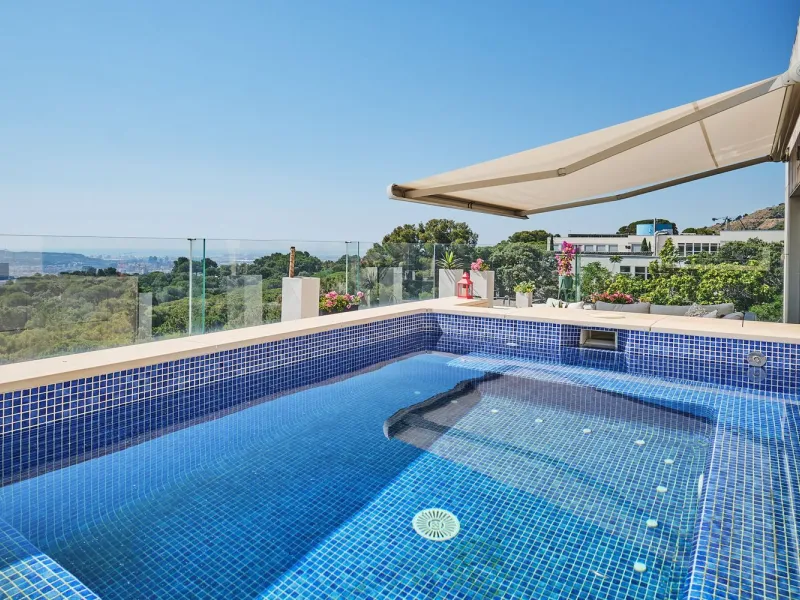Luxury Villa with Terraces and Pool in Sarria, Barcelona