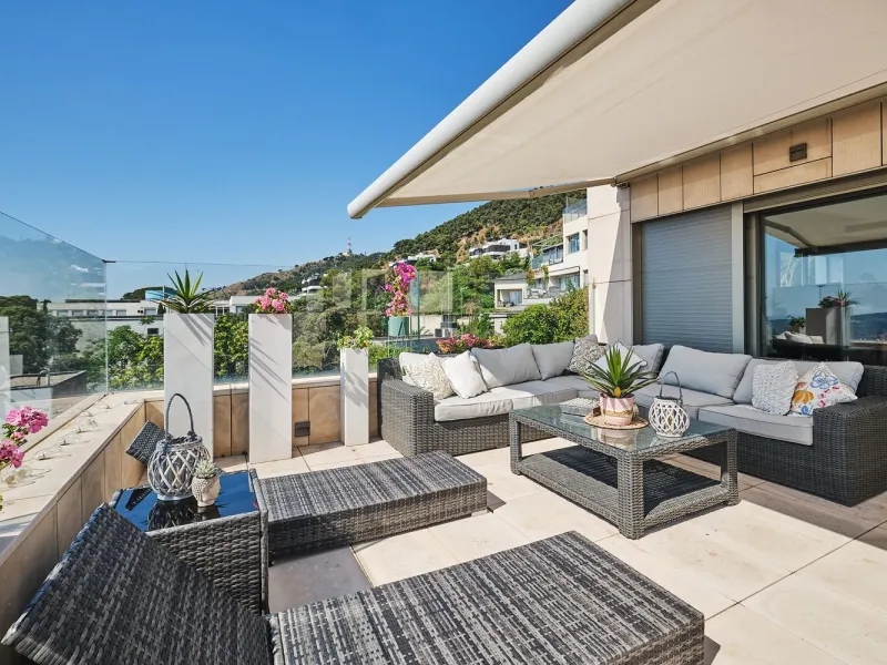 Luxury Villa with Terraces and Pool in Sarria, Barcelona