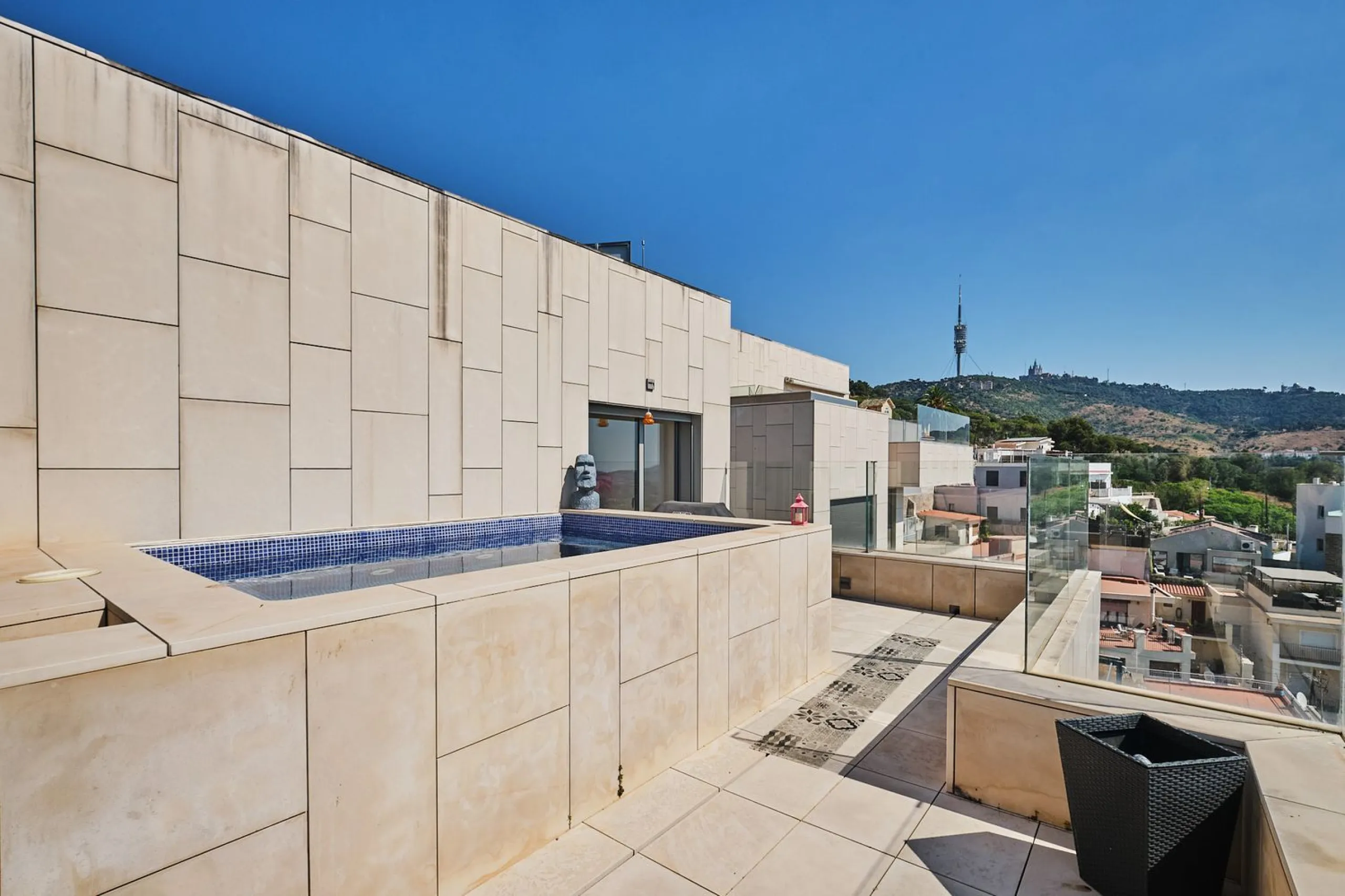 Luxury Villa with Terraces and Pool in Sarria, Barcelona