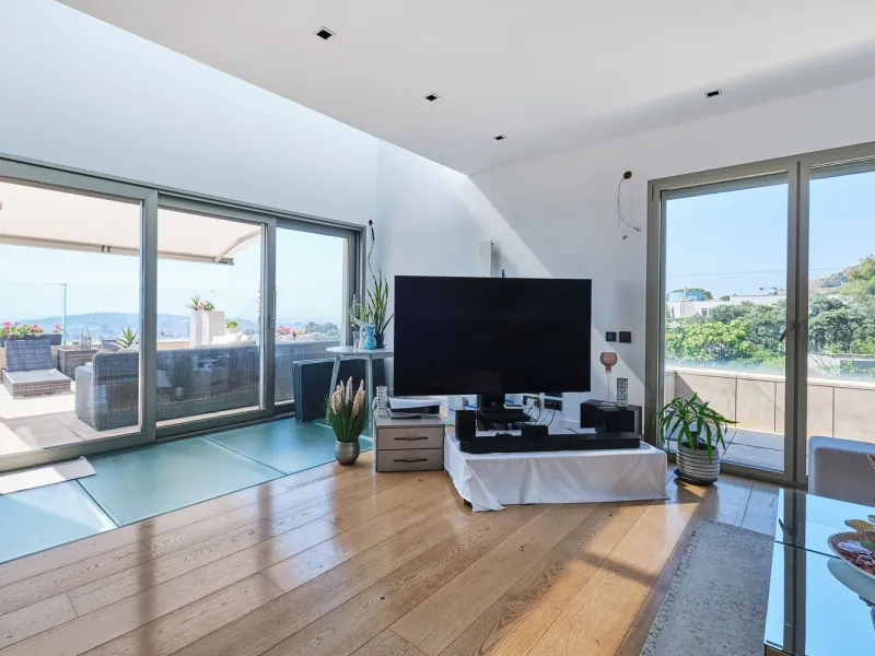 Luxury Villa with Terraces and Pool in Sarria, Barcelona