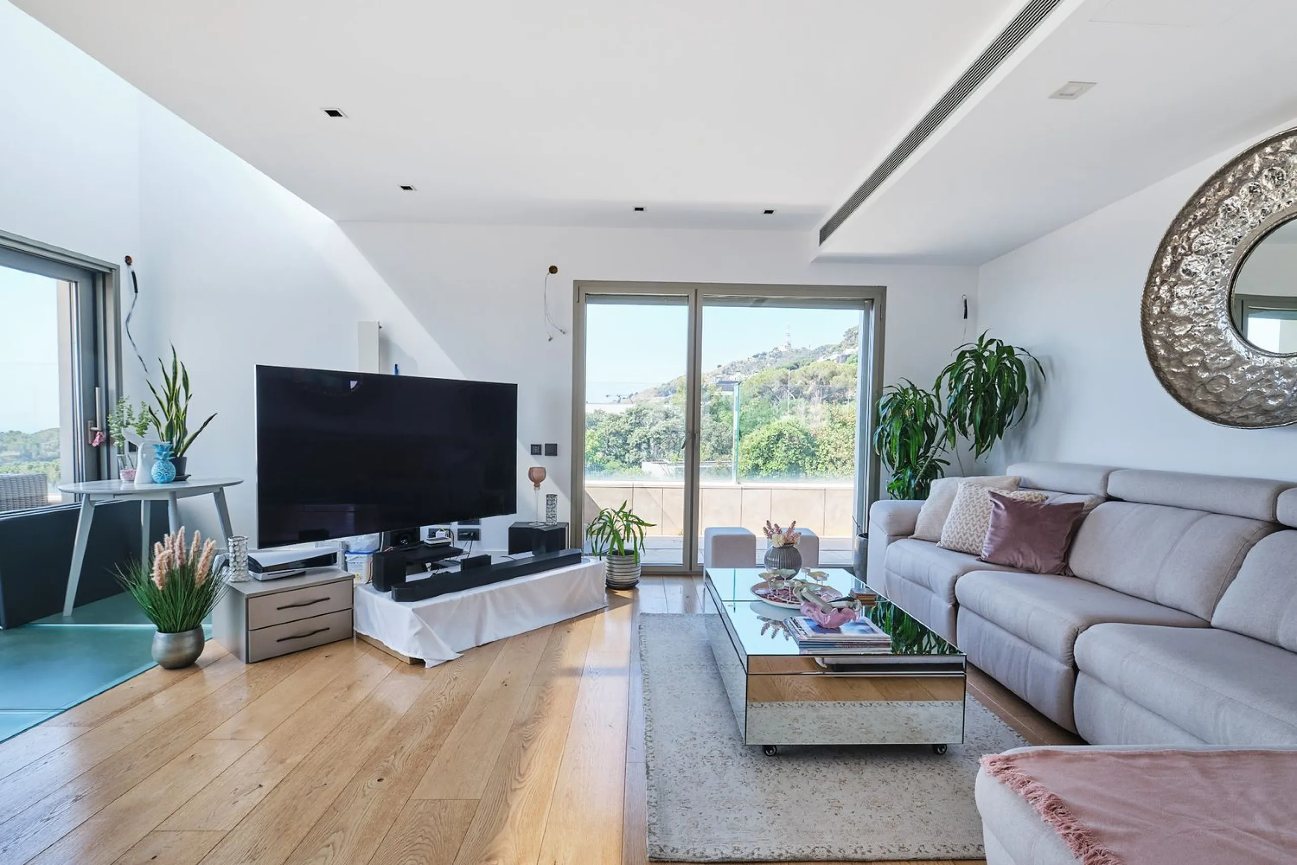 Luxury Villa with Terraces and Pool in Sarria, Barcelona