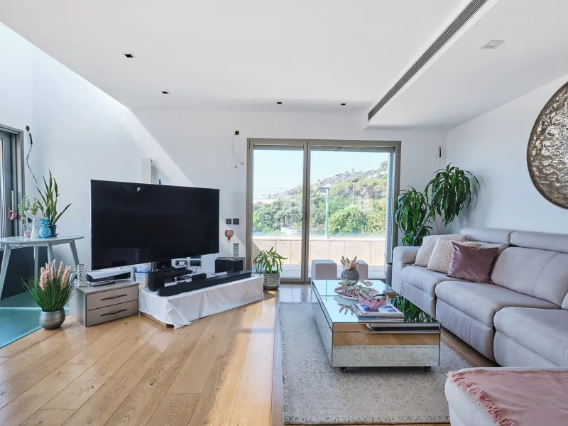 Luxury Villa with Terraces and Pool in Sarria, Barcelona