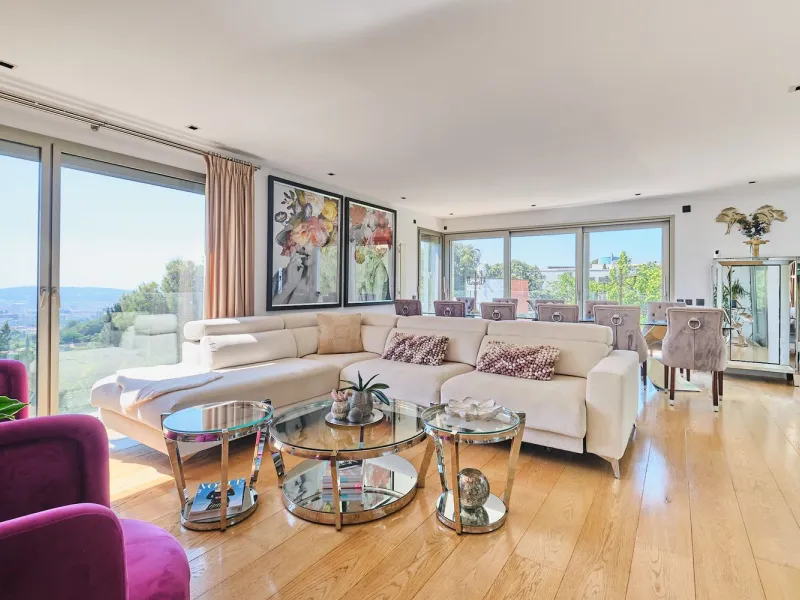 Luxury Villa with Terraces and Pool in Sarria, Barcelona