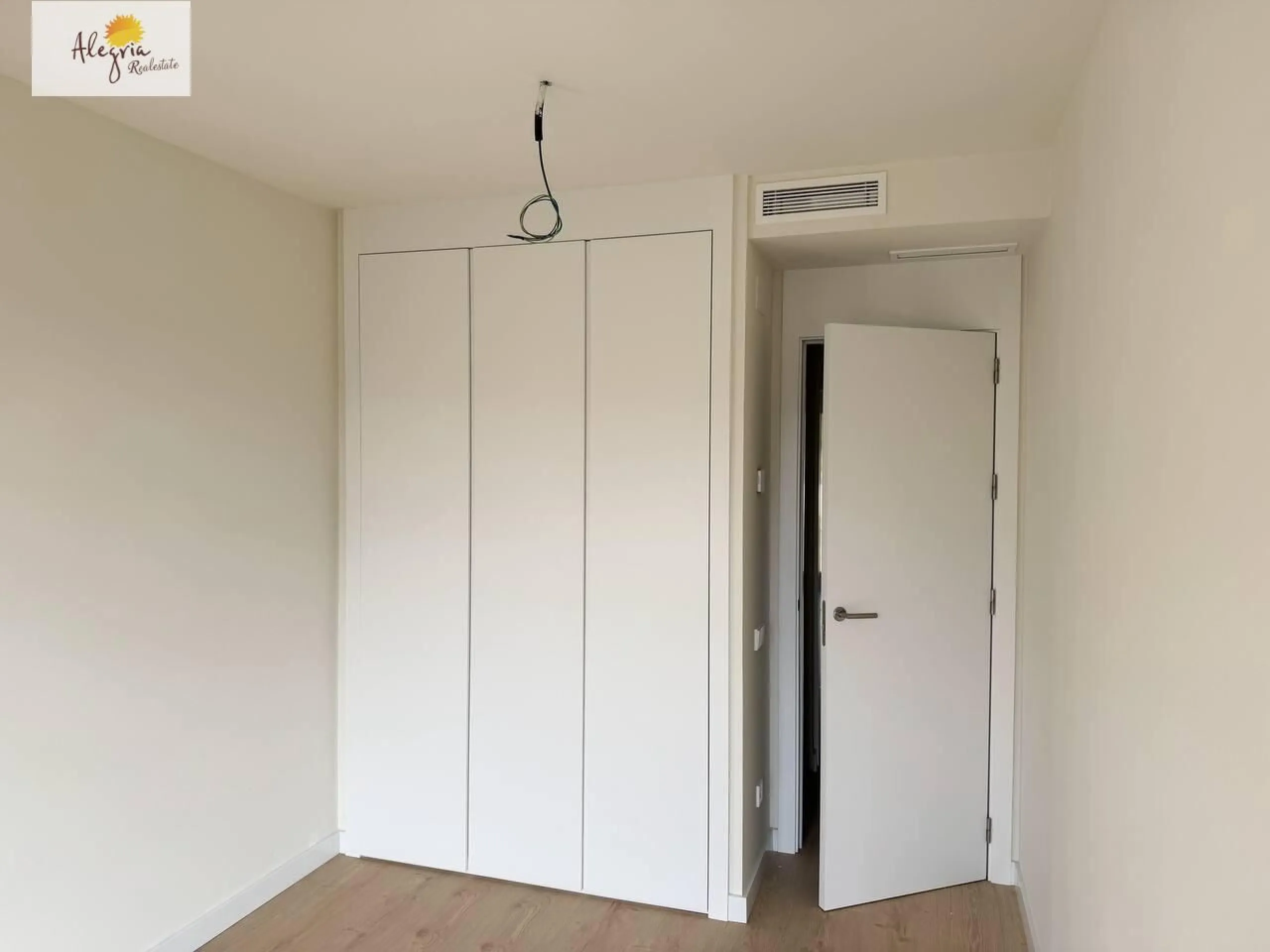 🏡 Таунхаус в аренду | Godella, урбанизация Campolivar