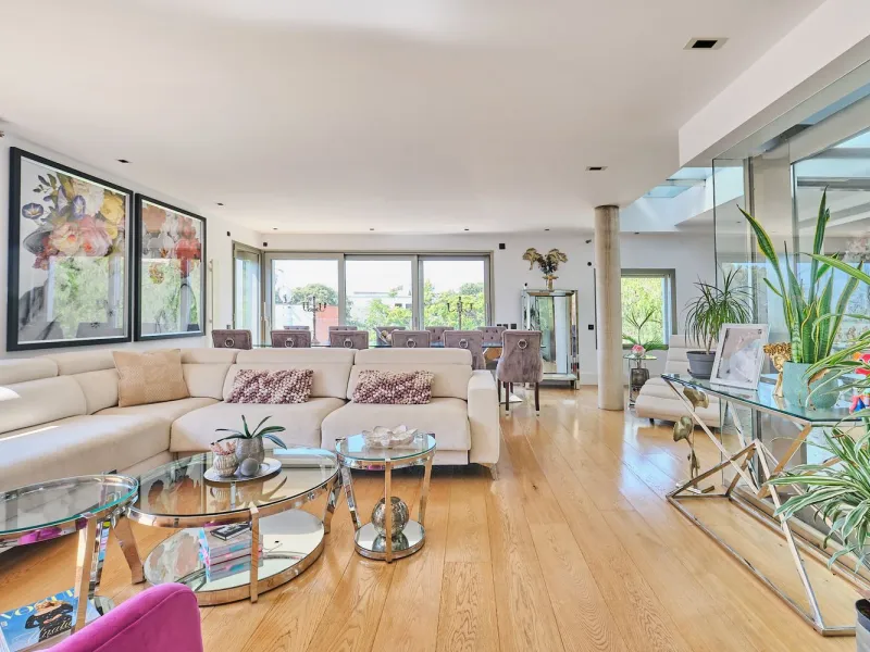 Luxury Villa with Terraces and Pool in Sarria, Barcelona