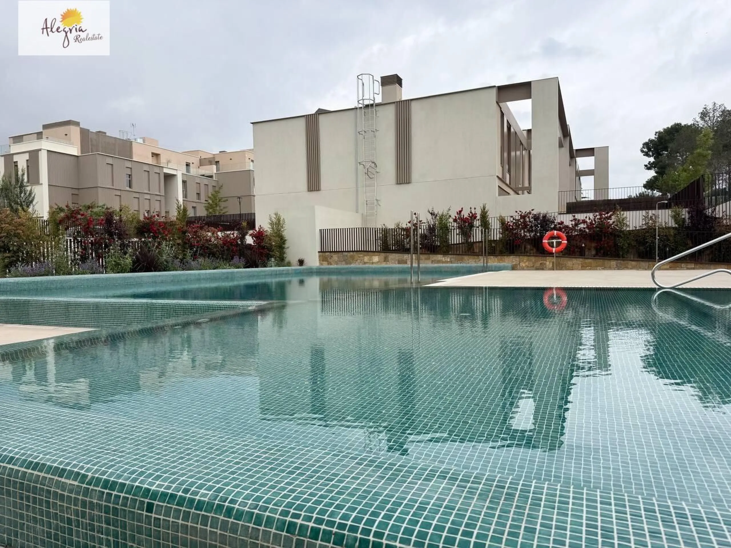 🏡 Таунхаус в аренду | Godella, урбанизация Campolivar