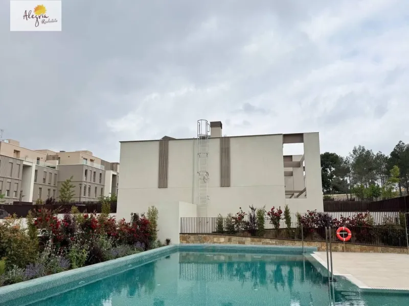 🏡 Таунхаус в аренду | Godella, урбанизация Campolivar