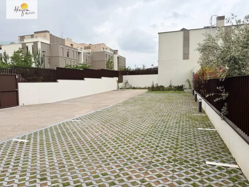 🏡 Таунхаус в аренду | Godella, урбанизация Campolivar