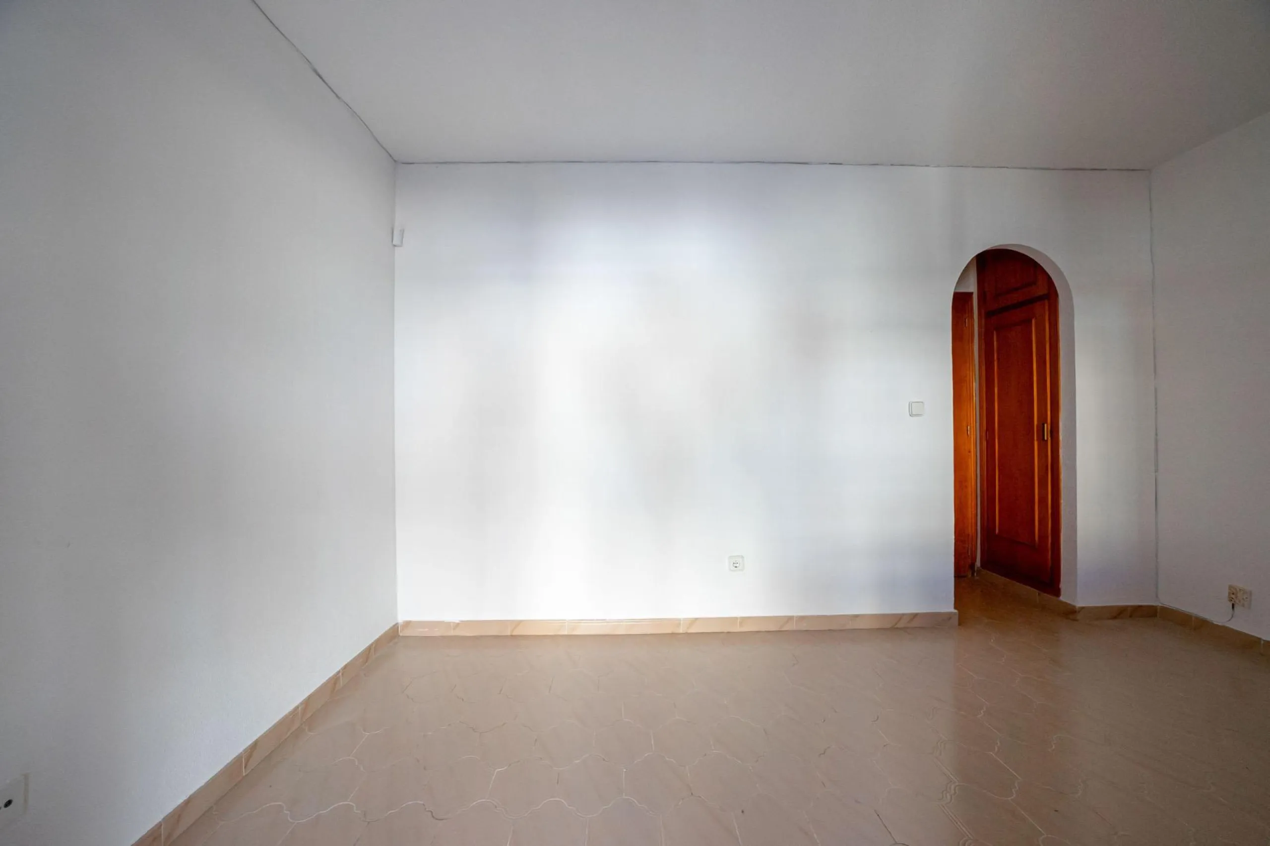 Bungalow on the ground floor with private garden and independent entrance in a residential complex with communal pool