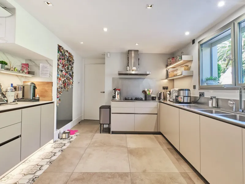 Luxury Villa with Terraces and Pool in Sarria, Barcelona