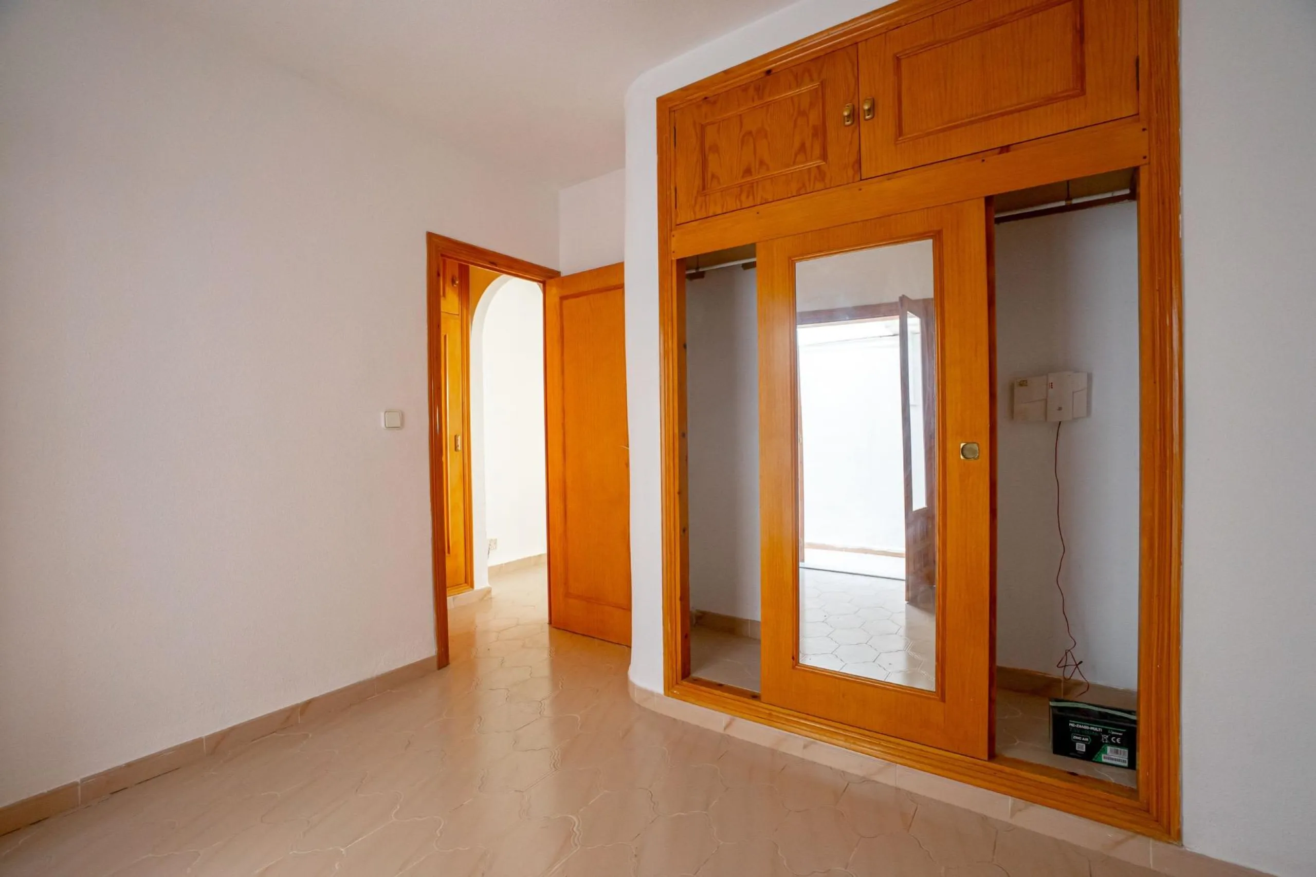 Bungalow on the ground floor with private garden and independent entrance in a residential complex with communal pool