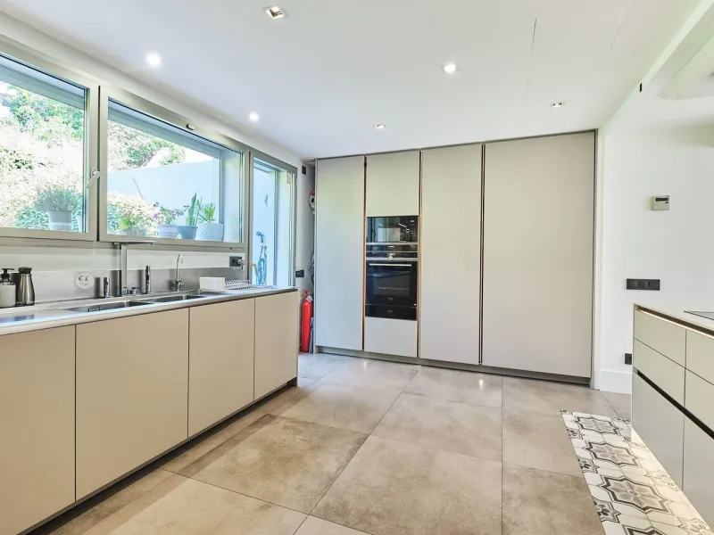 Luxury Villa with Terraces and Pool in Sarria, Barcelona