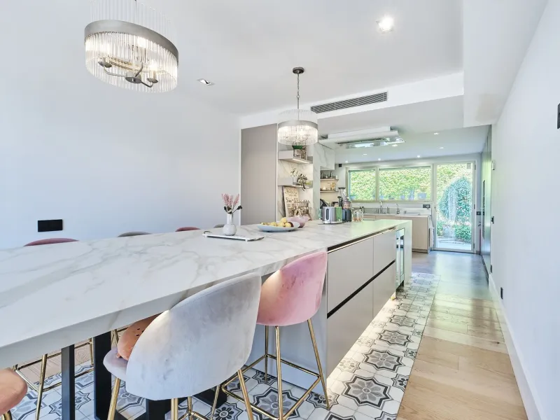 Luxury Villa with Terraces and Pool in Sarria, Barcelona