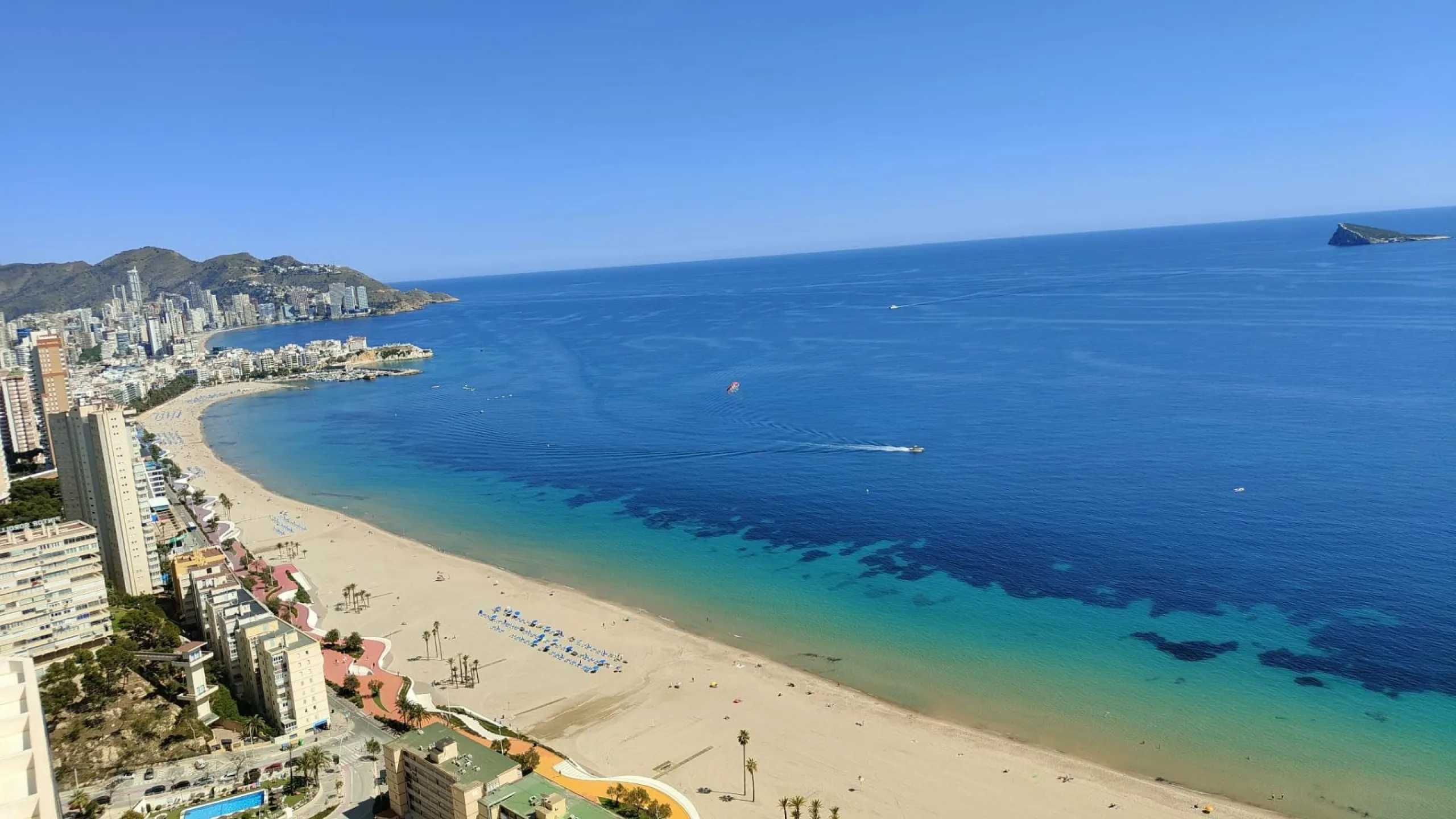 🌅✨ Роскошный пентхаус с солярием и панорамным видом на море 360º – Бенидорм Поньенте ✨🌅