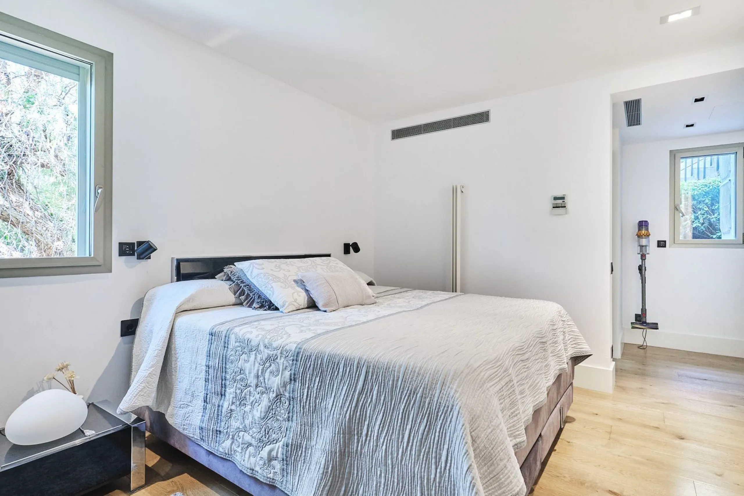 Luxury Villa with Terraces and Pool in Sarria, Barcelona