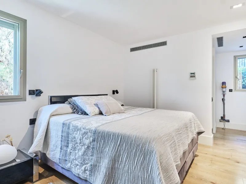 Luxury Villa with Terraces and Pool in Sarria, Barcelona