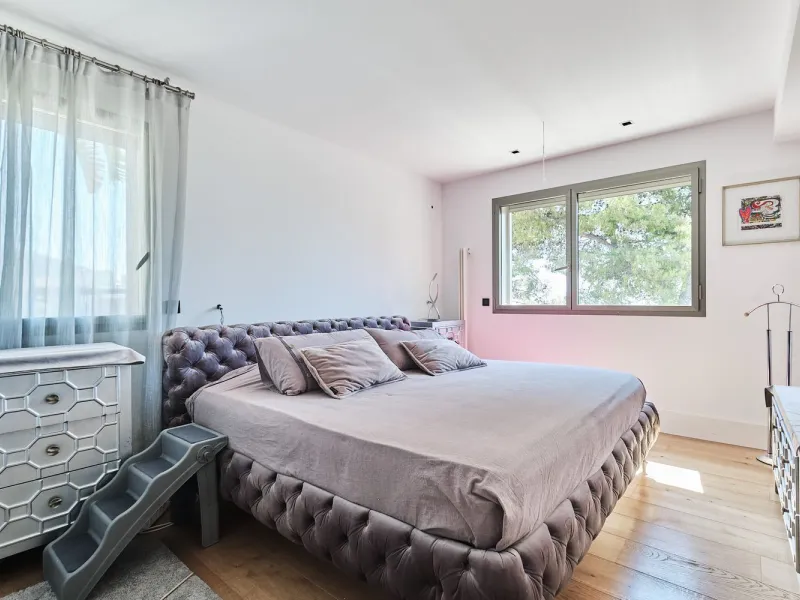 Luxury Villa with Terraces and Pool in Sarria, Barcelona