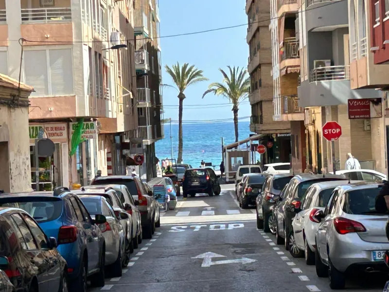 Precioso piso de 3 dormitorios totalmente reformado a 150 metros de la playa