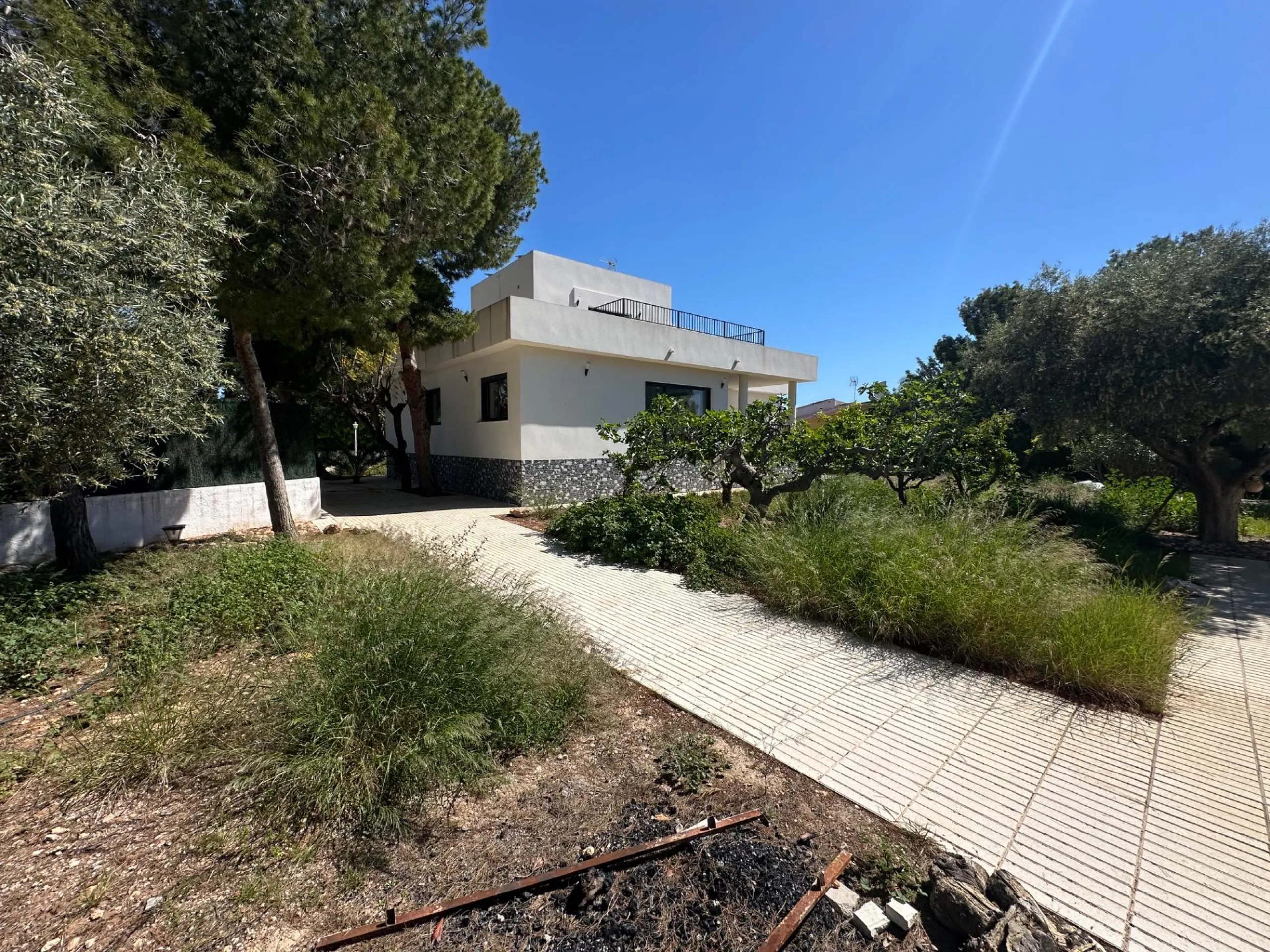 Impresionante Villa Nueva en Los Girasoles - ¡Tu Paraíso Espera por Ti!