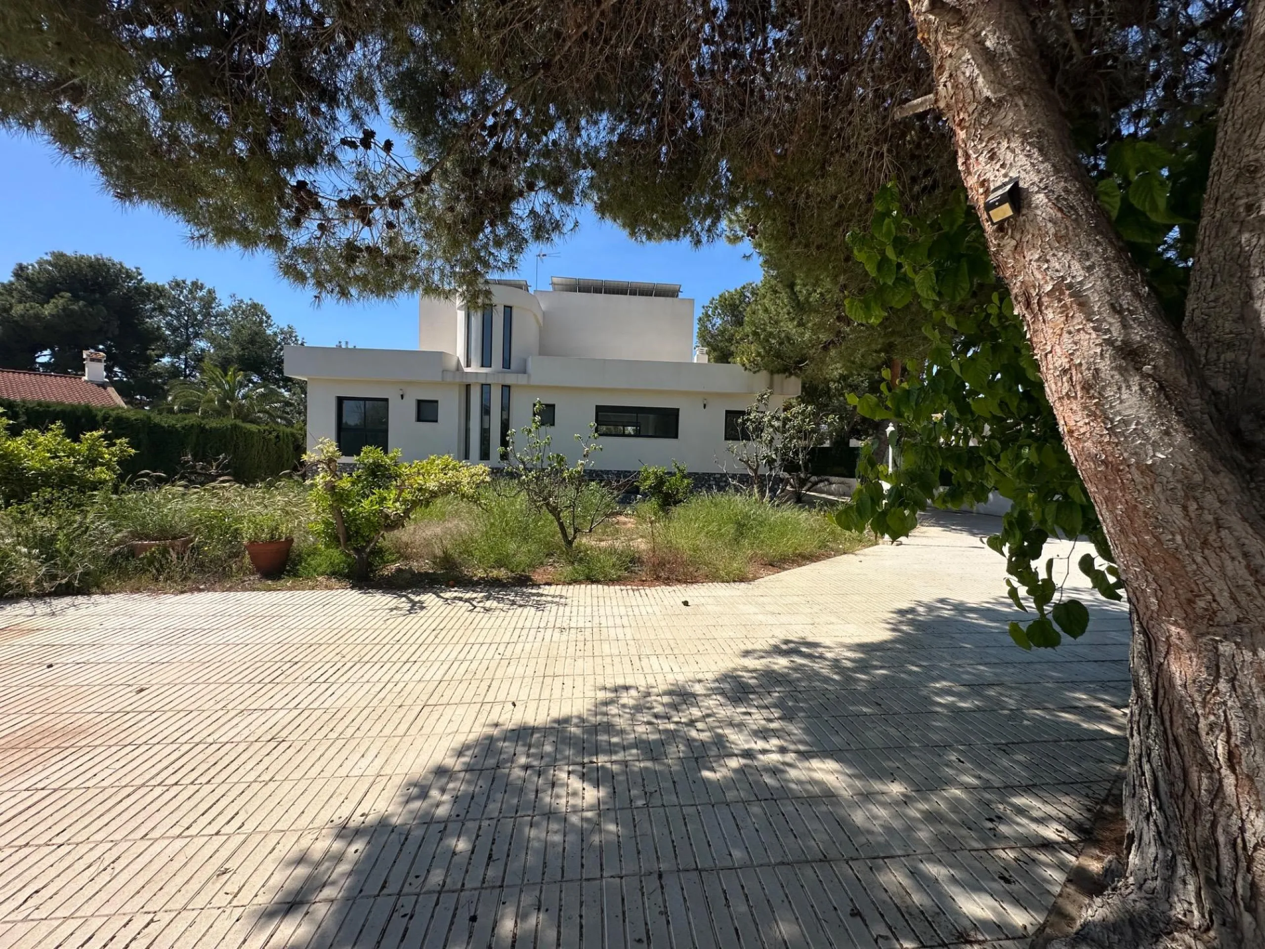 Impresionante Villa Nueva en Los Girasoles - ¡Tu Paraíso Espera por Ti!