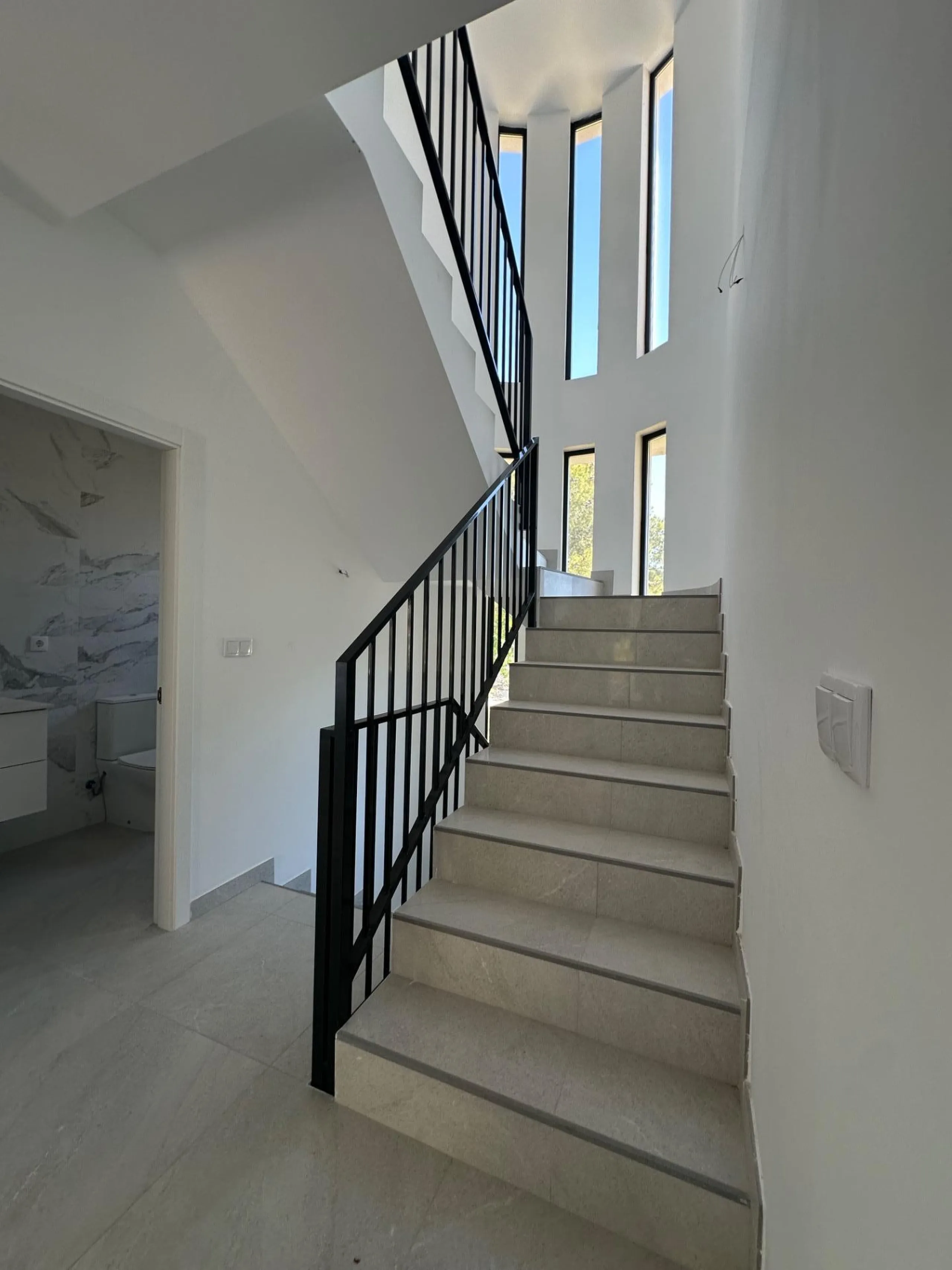 Impresionante Villa Nueva en Los Girasoles - ¡Tu Paraíso Espera por Ti!