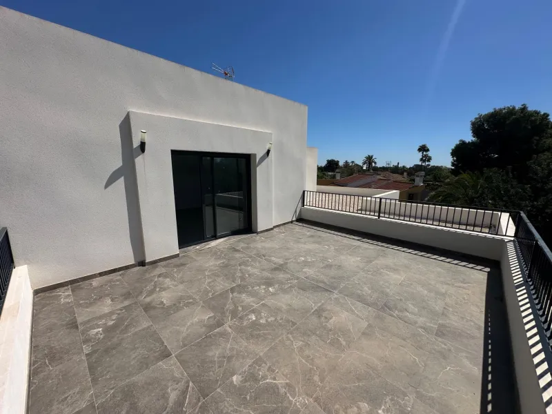 Impresionante Villa Nueva en Los Girasoles - ¡Tu Paraíso Espera por Ti!