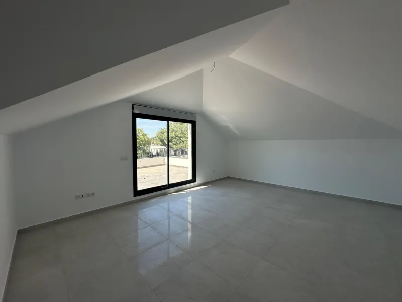 Impresionante Villa Nueva en Los Girasoles - ¡Tu Paraíso Espera por Ti!