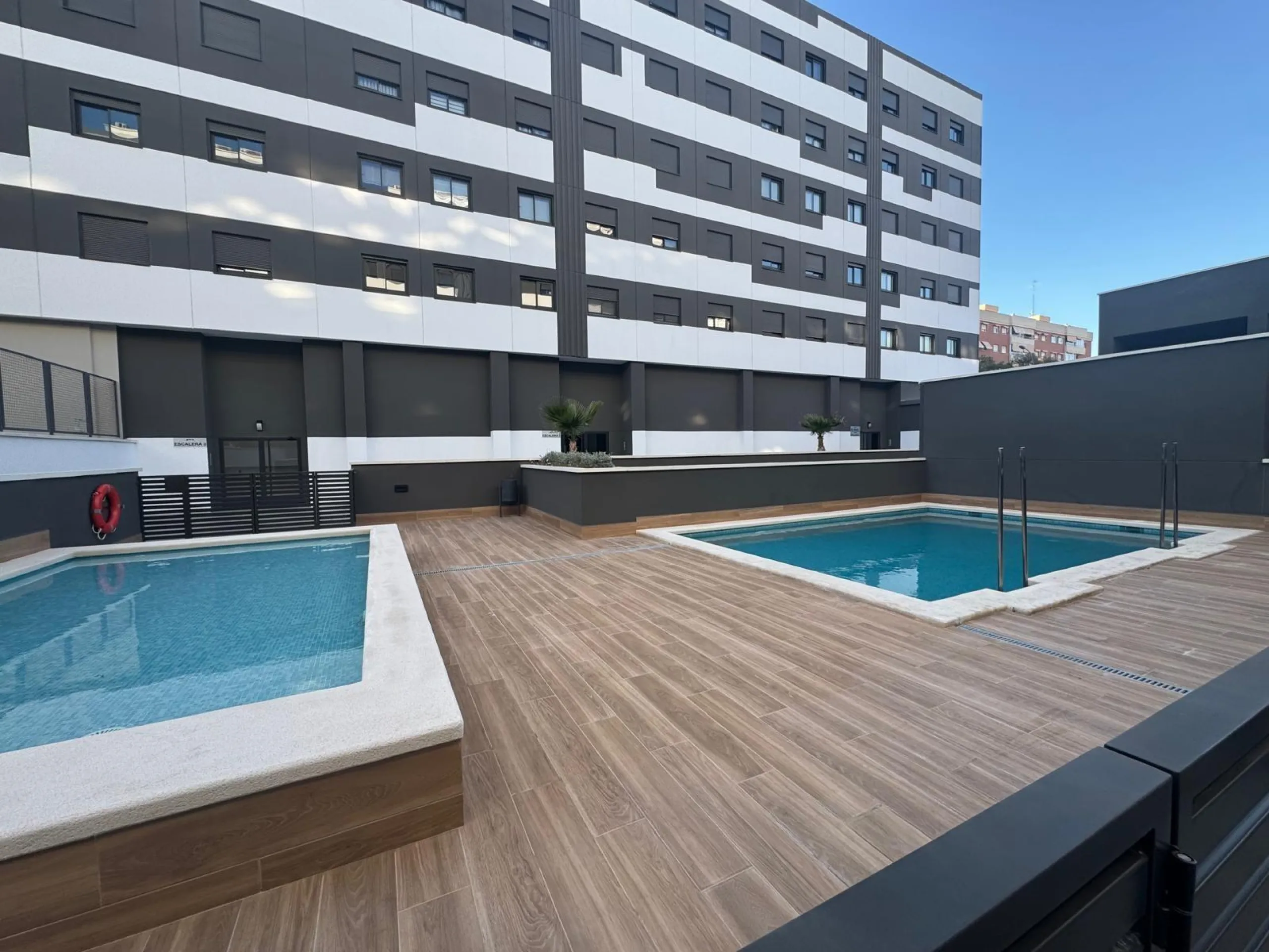 Spectacular Semi-New Penthouse in Alicante with Views