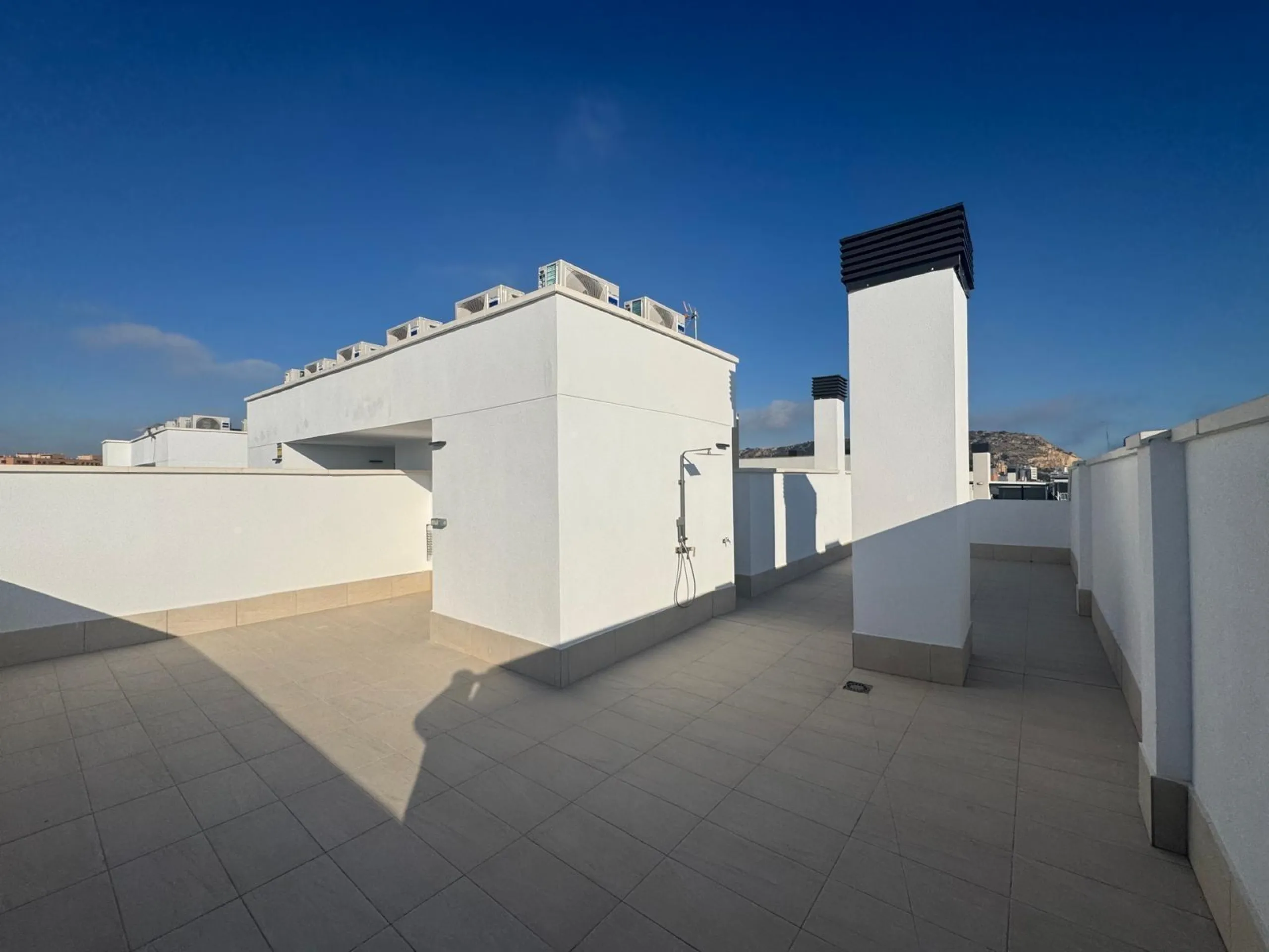 Spectacular Semi-New Penthouse in Alicante with Views