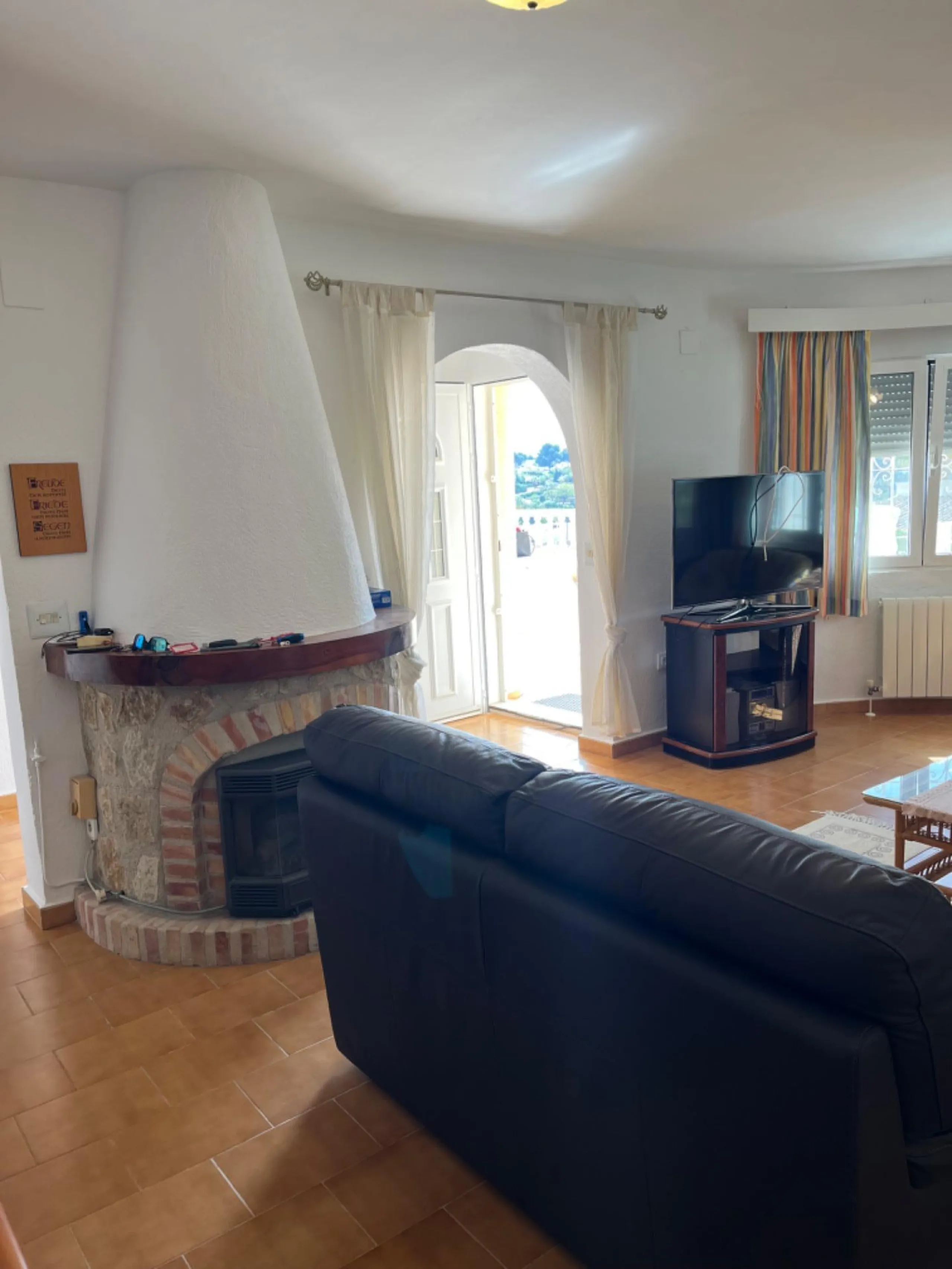 Villa con vistas al mar, piscina privada y apartamento independiente en Benissa