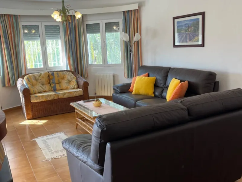 Villa con vistas al mar, piscina privada y apartamento independiente en Benissa