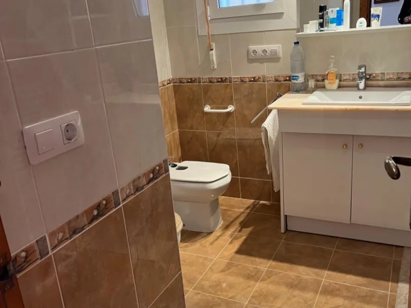 Villa con vistas al mar, piscina privada y apartamento independiente en Benissa