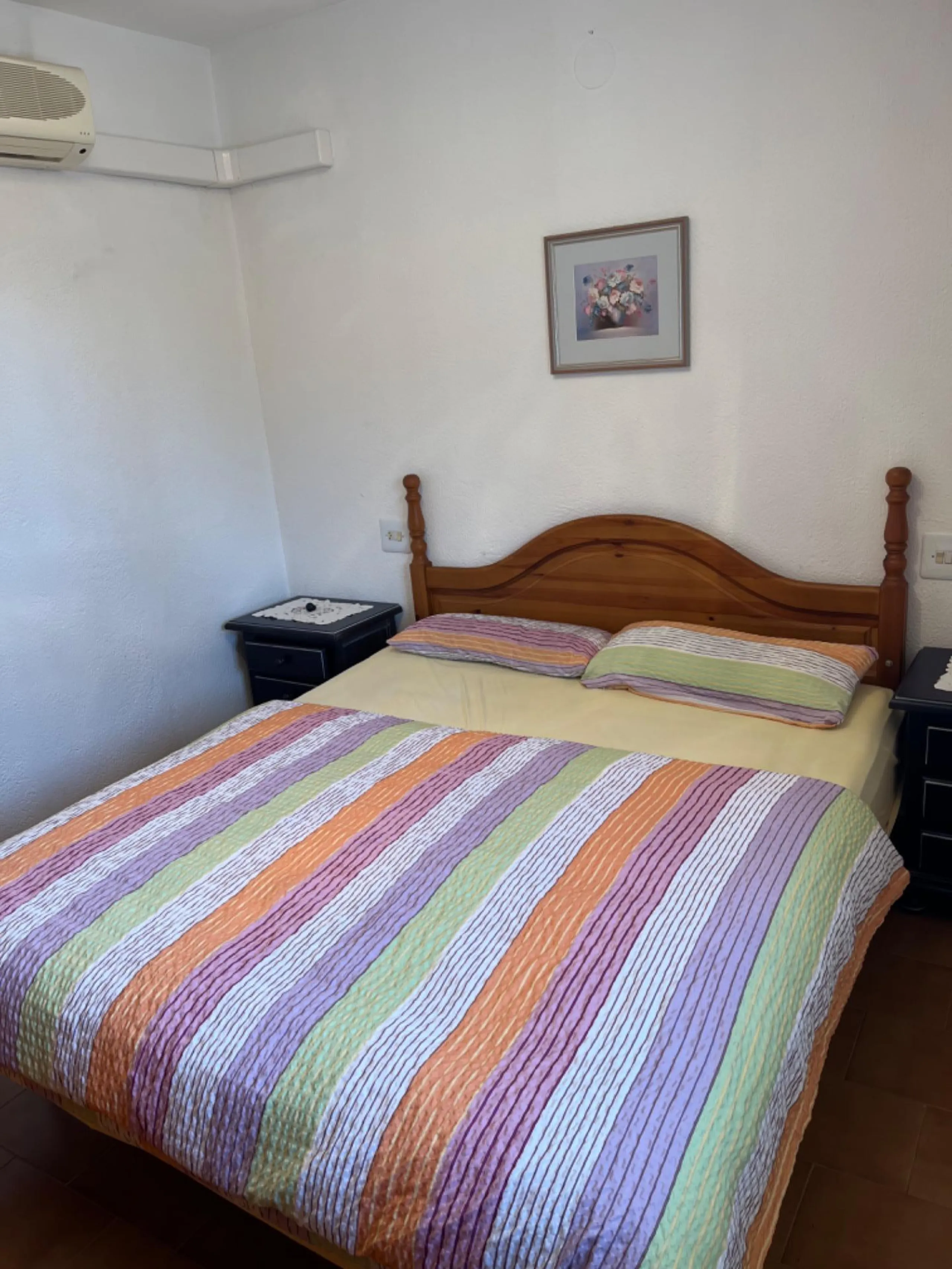 Villa con vistas al mar, piscina privada y apartamento independiente en Benissa