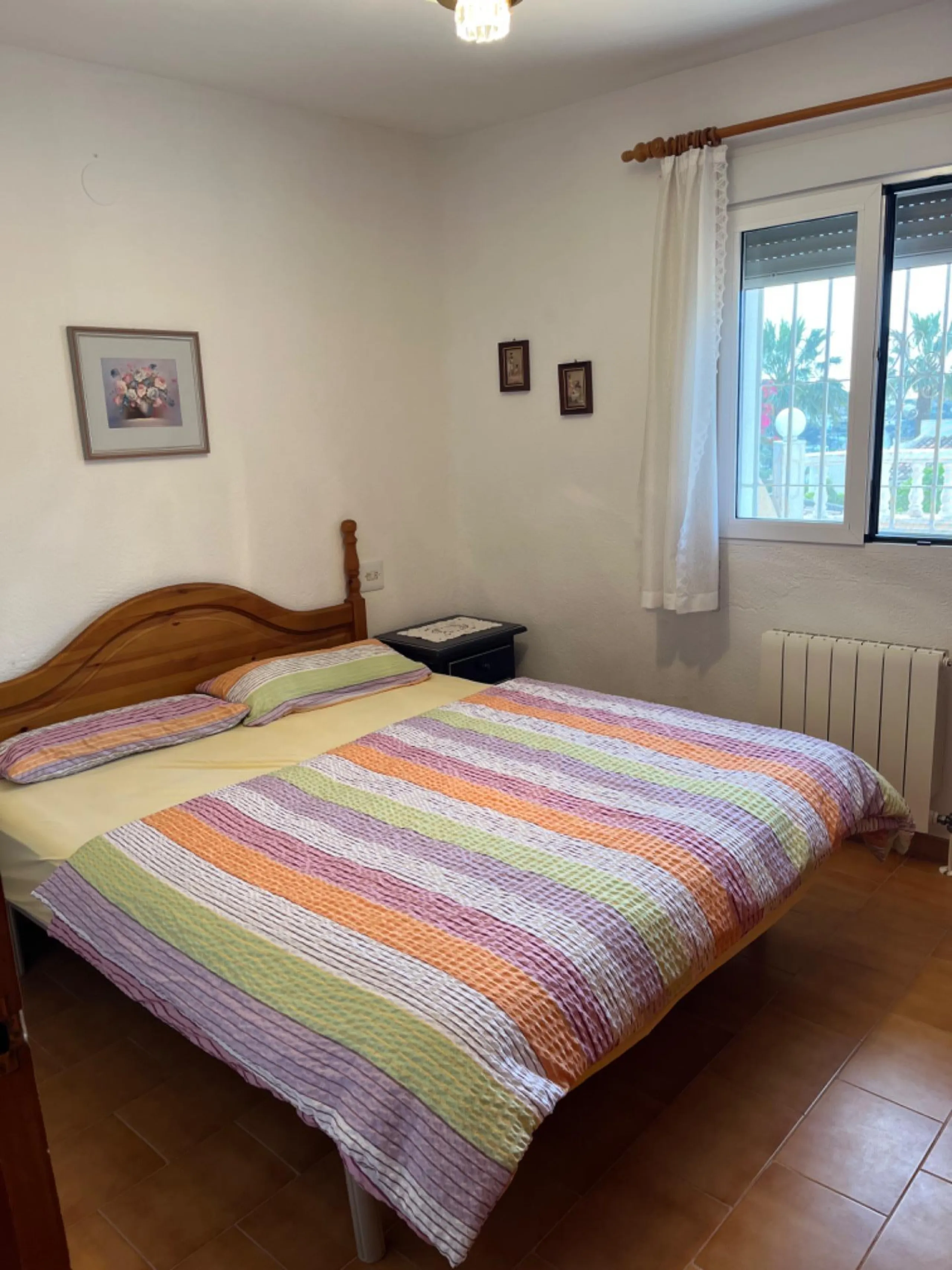 Villa con vistas al mar, piscina privada y apartamento independiente en Benissa